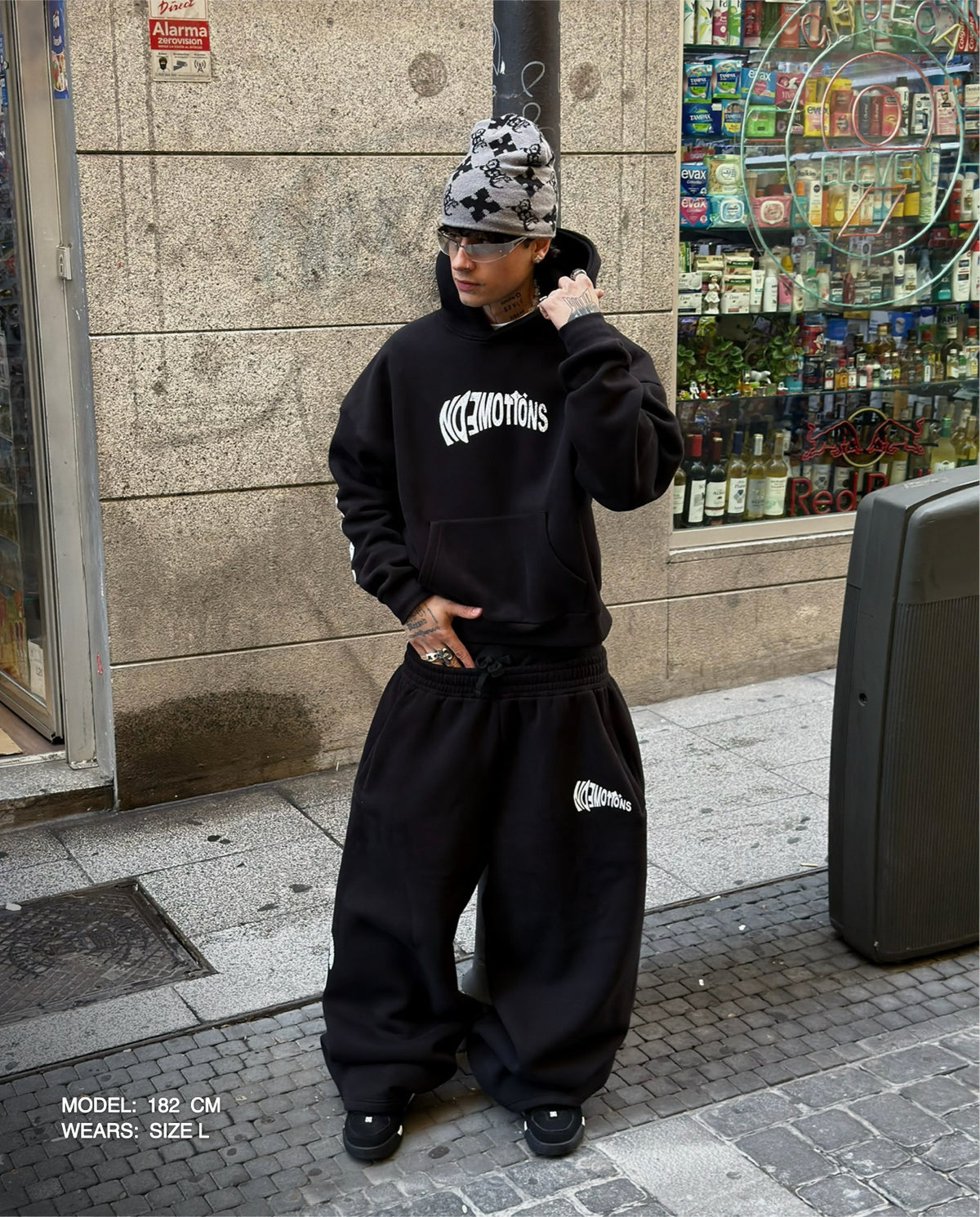 DISTORSION HOODIE BLACK